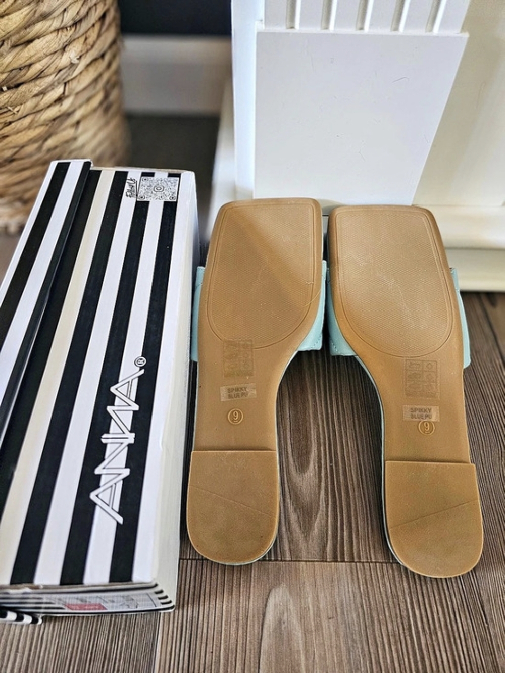 ANNA New Gold Studded Slide Sandals in Turquoise Blue Size 9 - Picture 4 of 4